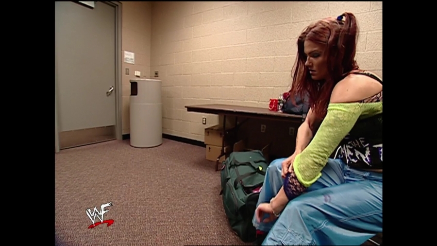 WWE_Smackdown_03_14_02_Lita_Trish_Backstage_Fight_Segment_mp42063.jpg