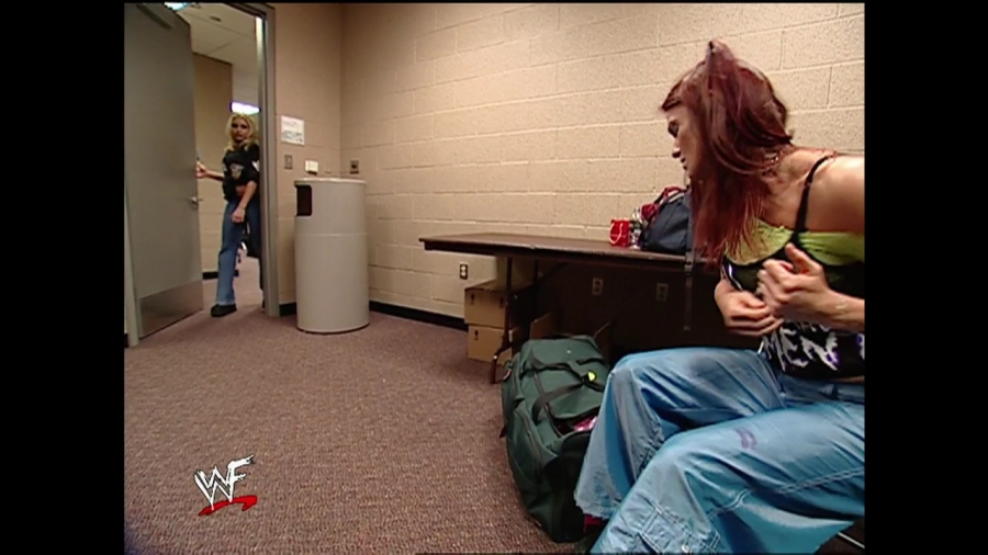WWE_Smackdown_03_14_02_Lita_Trish_Backstage_Fight_Segment_mp42064.jpg