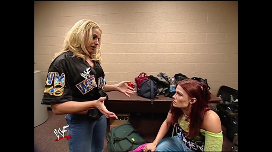 WWE_Smackdown_03_14_02_Lita_Trish_Backstage_Fight_Segment_mp42074.jpg