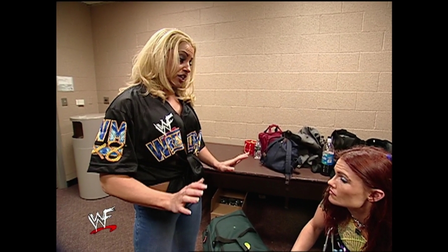 WWE_Smackdown_03_14_02_Lita_Trish_Backstage_Fight_Segment_mp42075.jpg