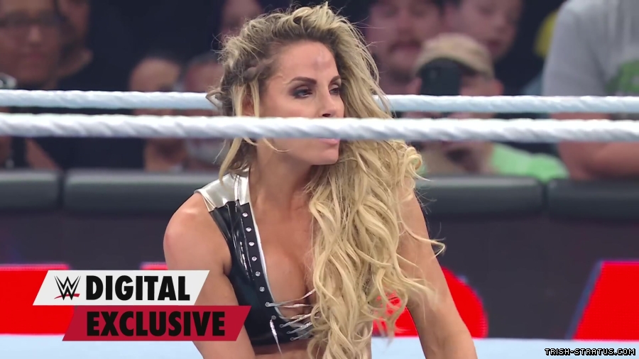 Trish_Stratus_receives_emotional_ovation_WWE_Payback_2023_exclusive_008.jpg