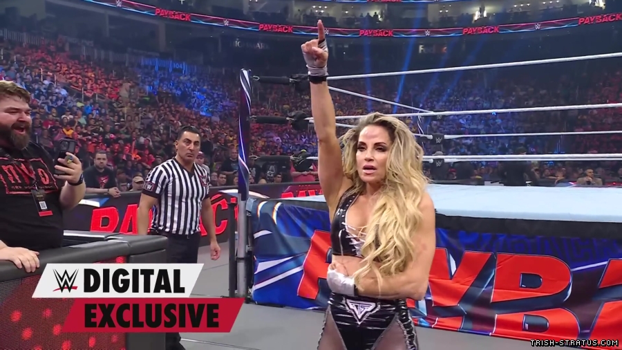 Trish_Stratus_receives_emotional_ovation_WWE_Payback_2023_exclusive_066.jpg