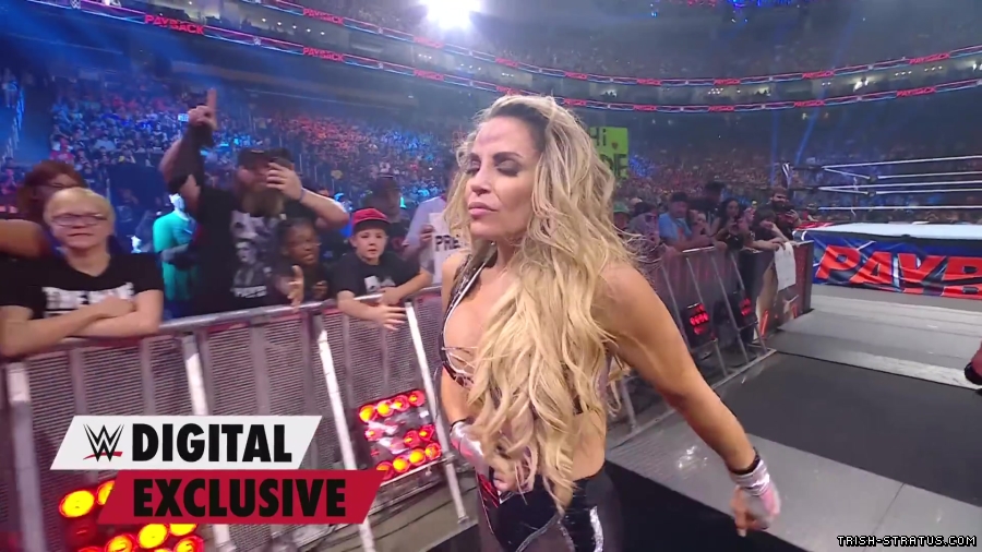Trish_Stratus_receives_emotional_ovation_WWE_Payback_2023_exclusive_074.jpg