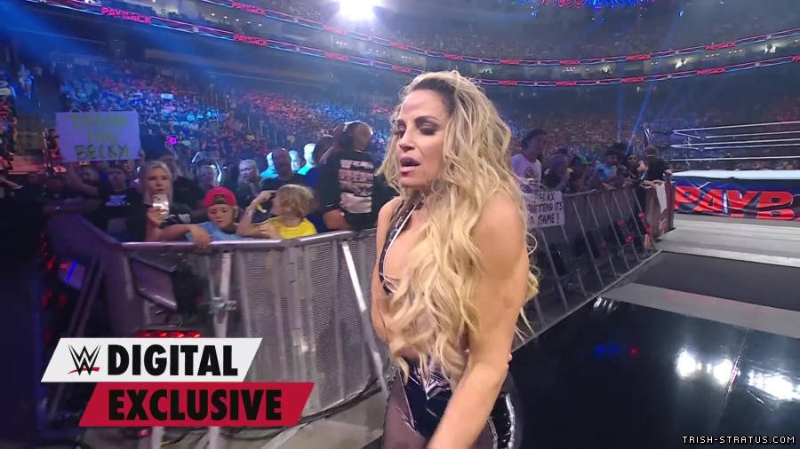 Trish_Stratus_receives_emotional_ovation_WWE_Payback_2023_exclusive_076.jpg