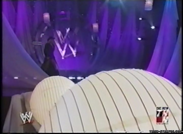 2002-06-29b_-_WWE_Divas_Undressed_2100.jpg