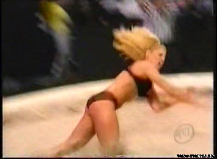 2002-11-12_-_WWE_Super_Tuesday_0105.jpg