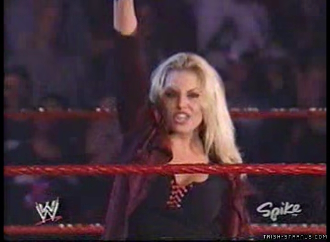 2003-11-23_-_WWE_Sunday_Night_Heat_mp4_002278154.jpg