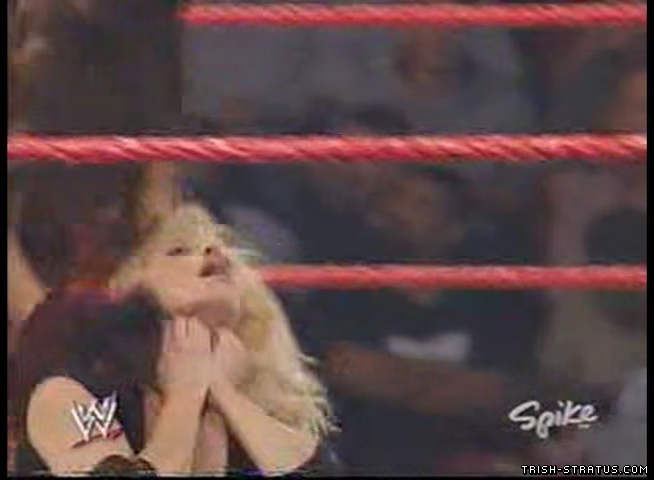 2003-11-23_-_WWE_Sunday_Night_Heat_mp4_002305350.jpg